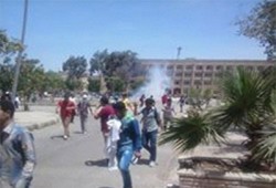 اعتداء أمن الانقلاب على طلاب جامعة الأزهر بالغاز والخرطوش