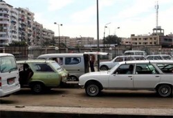 سائقو الأجرة يرفعون تعريفة الركوب.. وغياب شرطة الانقلاب