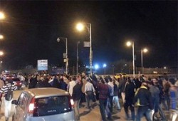 مسيرة ليلية حاشدة بالإسماعيلية تهتف بالهاشتاج الساخر من السفاح