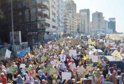 السكندريون يتحدون الانقلاب بـ12 مسيرة في مليونية "مصر مش تكية"