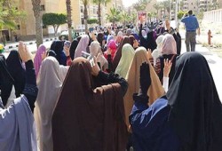 مسيرة صباحية حاشدة بمدينة "السادات" تهتف: "مصر مش تكية"