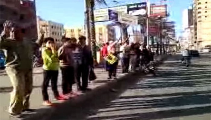فيديو.. سلاسل بشرية بالفيوم ردًّا على جرائم الانقلاب الفاشي