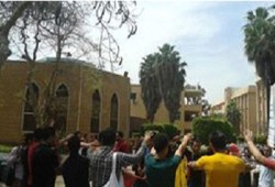 وقفة لطلاب بيطري بنها احتجاجًا على خراب الانقلاب