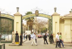 قصر العيني: إنقاذ الصحفيين بالأمس معجزة وتقريرنا عنوان الحقيقة