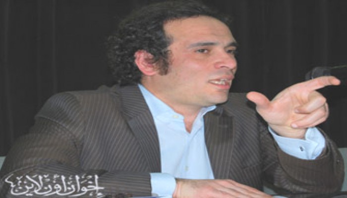عمرو حمزاوي: مصر لن تستقر في ظل انتهاك حقوق الإنسان