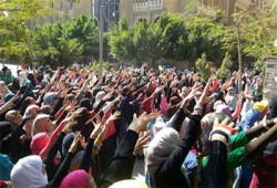 مظاهرة لطالبات أزهر المنصورة تندد باغتصاب السيسي للرئاسة