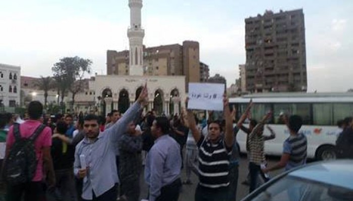 طلاب الأزهر يفاجئون الانقلاب بوقفة في ميدان رابعة الصمود