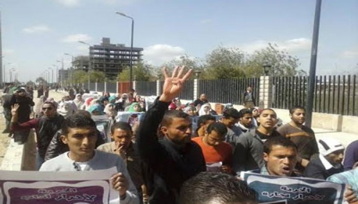 مسيرة لطلاب "جامعة دمنهور" بالمجمع النظري رفضًا لحكم العسكر