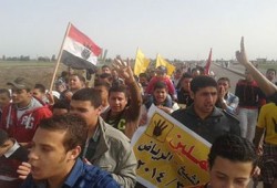 طلاب "هندسة كفر الشيخ" يعتصمون احتجاجًا على فصل أحد زملائهم