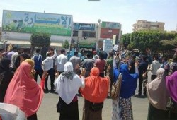 وقفة لطلاب جامعة السادات تطالب بالقصاص للشهداء