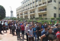 مباشر.. طلاب جامعة الزقازيق ينتفضون تضامنًا مع زملائهم المعتقلين