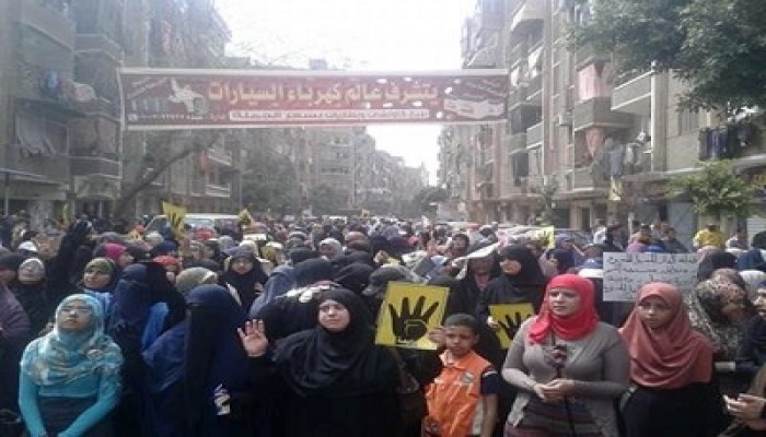 بالصور.. حركة نساء ضد الانقلاب تشارك بقوة في مسيرة المطرية