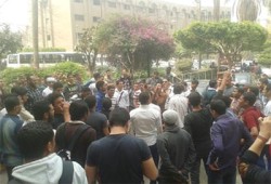 انطلاق فعالية طلاب ضد الانقلاب بجامعة الأزهر في الدراسة