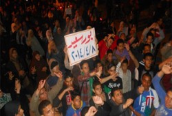 أولتراس ربعاوي يطالب بالقصاص للشهداء في مسيرة ببورسعيد