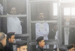 قضاء الانقلاب يؤيد حبس ماهر ودومة وعادل.. وهتافات ضد حكم العسكر