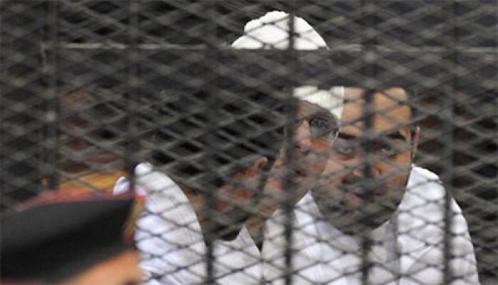 "الجنح" تصدر حكمها في استئناف حبس دومة وماهر وعادل