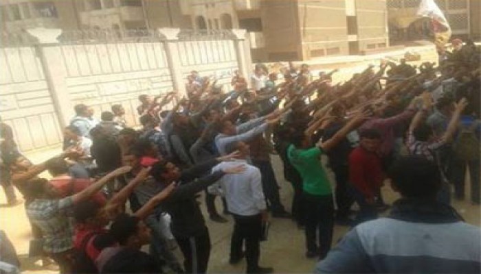طلاب الأزهر يتظاهرون داخل المدينة الجامعية