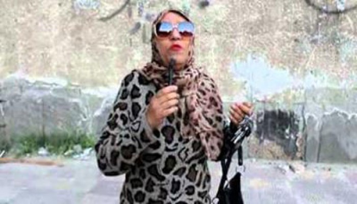 بالفيديو.. صحفية مؤيدة للسفاح تشهد على جرائم الشرطة ضد الإخوان