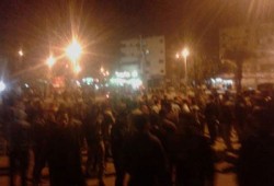 طﻻب اﻷزهر يغلقون شارع مصطفى النحاس واﻷمن يطلق الغاز