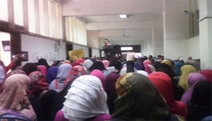 احتجاج طلاب دار علوم القاهرة ضد مجزرة الدرجات