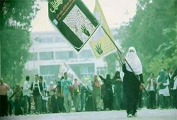 طالبات الأزهر ينتفضن تضامنًا مع كريمة الصيرفي وتنديدًا بقتل الطلاب