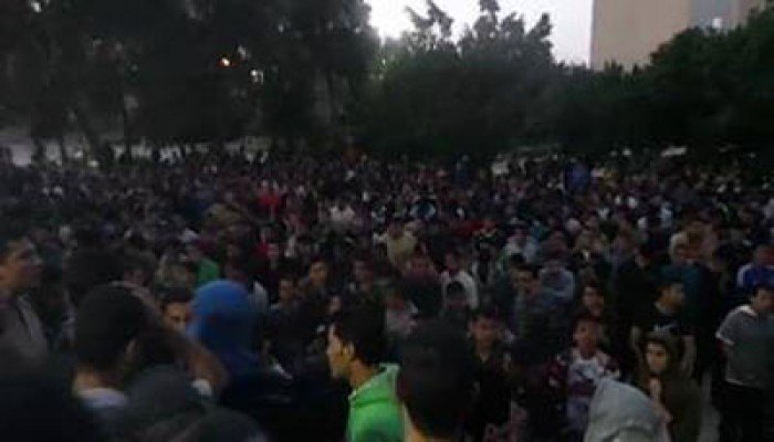 الآلاف يشاركون في صلاة الجنازة على شهيد الأزهر