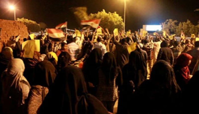 صمود أسطوري لثوار "أسوان" في وجه إجرام ميليشيات الانقلاب