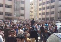 فيديو.. طوفان بشري بجامعة الزقازيق وميليشيات الانقلاب تهاجم الطلاب