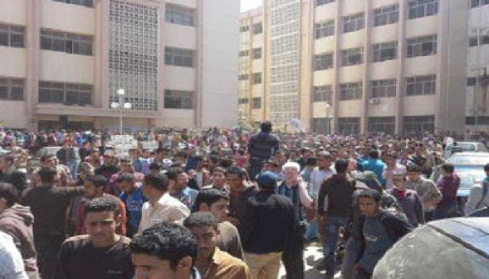 فيديو.. طوفان بشري بجامعة الزقازيق وميليشيات الانقلاب تهاجم الطلاب