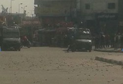 ميليشيات الانقلاب تنسحب أمام غضب ثوار الأزهر