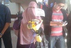 بالصور.. طلاب عين شمس يكرمون أهالي الشهداء