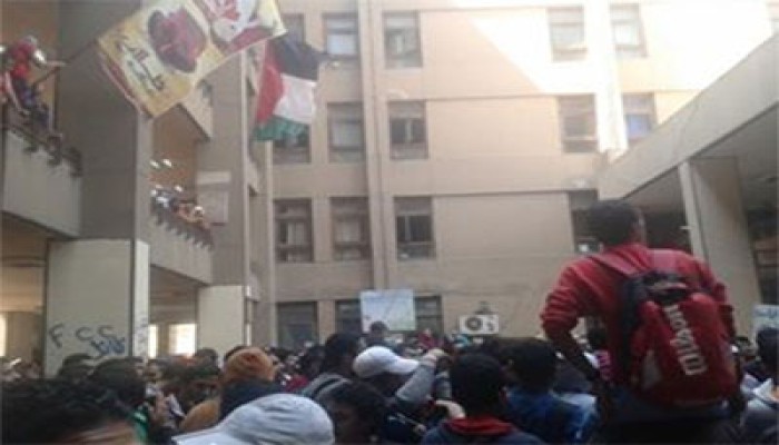 طﻻب عين شمس: "تسلم اﻷيادي ليه؟.. حررتوا اﻷقصى وﻻ إيه؟"