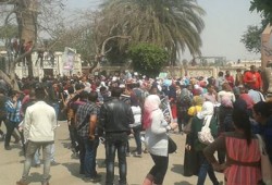 مسيرة طلاب عين شمس تطوف الجامعة