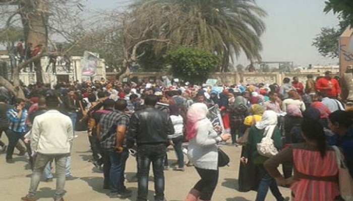 مسيرة طلاب عين شمس تطوف الجامعة