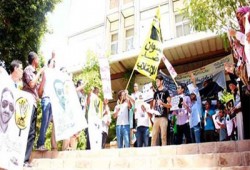 طلاب أسوان لـ"الانقلابيين": سجونكم أضيق من تسجن جماهير الثورة