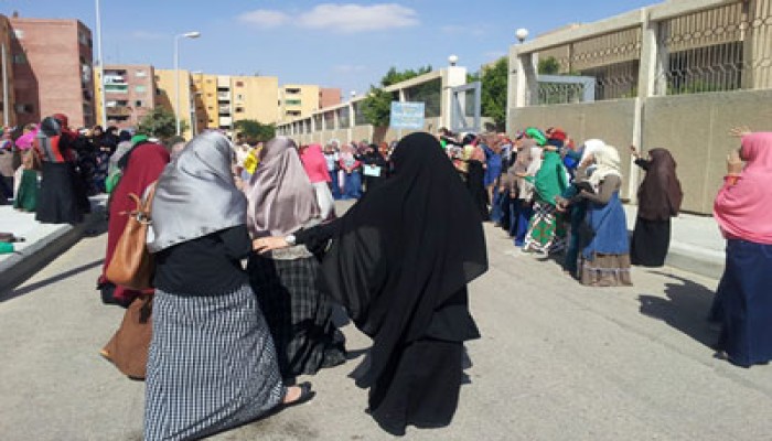 وقفة لطالبات دراسات المنوفية لرفض الانقلاب العسكري