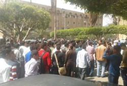 مسيرة طلاب اﻷزهر "بالدراسة" تطوف الجامعة