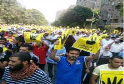وقفة أمام مسجد السلام بمدينة نصر والانقلاب يهاجم المتظاهرين
