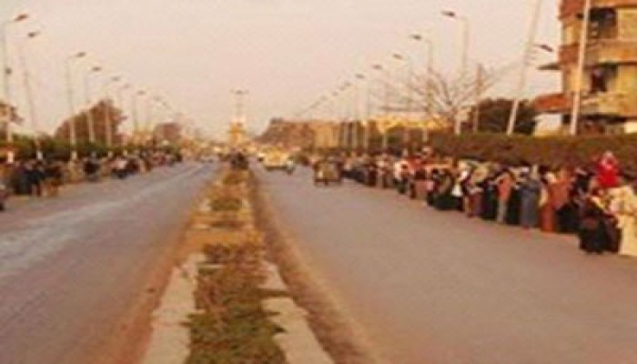 مباشر.. سلاسل بشرية بمنيا القمح والعاشر من رمضان