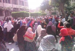 مسيرة حاشدة بجامعة القاهرة والانقلاب يطلق الرصاص