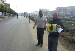 دمياط تبدأ موجة ثورية جديدة بسلاسل بشرية في عدة مناطق