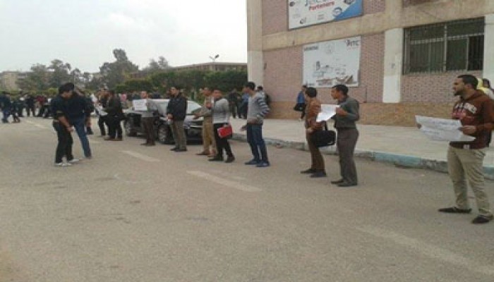 وقفة وسلسلة بشرية بهندسة بورسعيد رفضًا للانقلاب وعودة الحرس