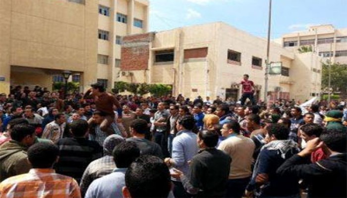 فيديو: فعاليات طلابية بجامعة الزقازيق رفضًا لحكم العسكر