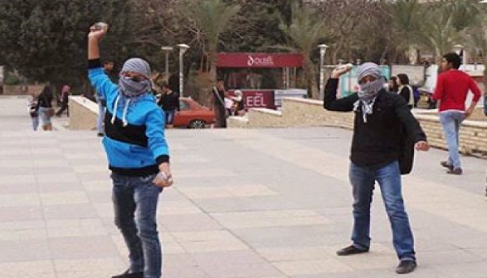 عروض لطلاب جامعة حلوان قبل بدء احتجاجاتهم ضد الانقلاب