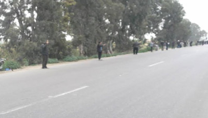 بالصور.. أهالي كفر سعد بدمياط ينظمون سلاسل بشرية لرفض الانقلاب