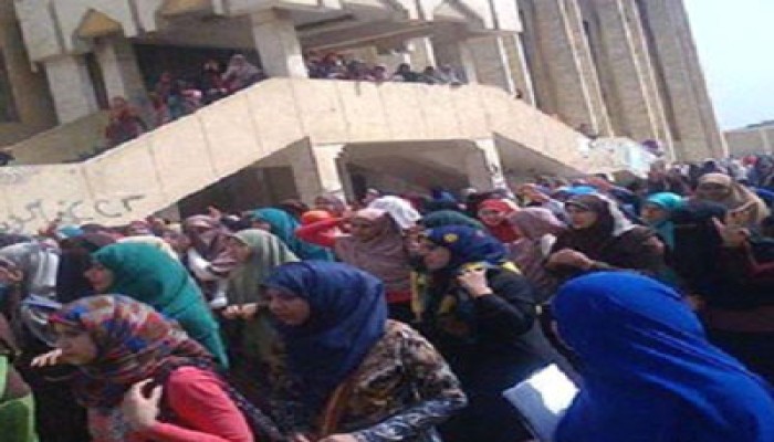 طالبات أزهر الزقازيق يتحدين بلطجة الإدارة وينظمن مسيرة حاشدة