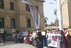 طلاب الفيوم يتظاهرون احتجاجًا على اعتقال معلميهم
