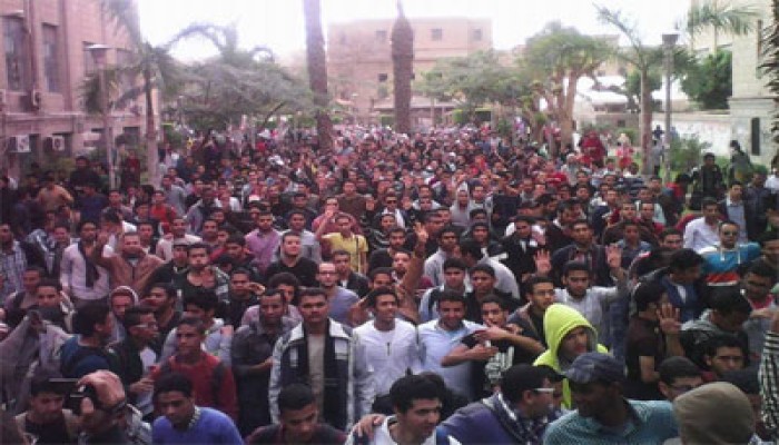مسيرة حاشدة لطلاب جامعة القاهرة