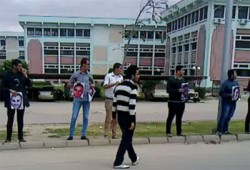 طلاب جامعة القناة بالإسماعيلية ينددون بالانقلاب العسكري واعتقالات زملائهم