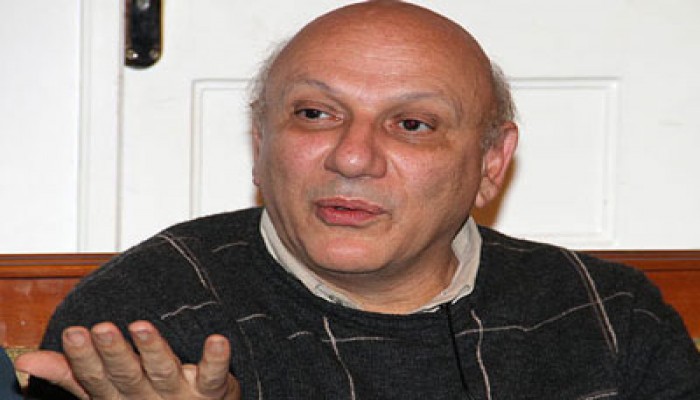 محمد شرف: مرسي رئيس مصر الشرعي ولن نعترف بإجراءات الانقلاب